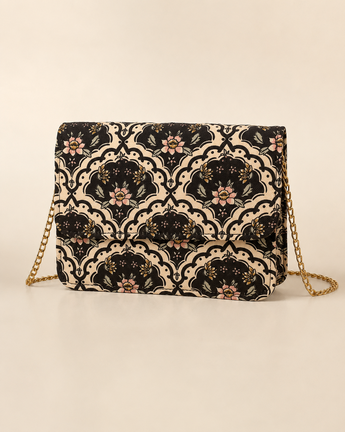 Elegant Structured Leather Handbag