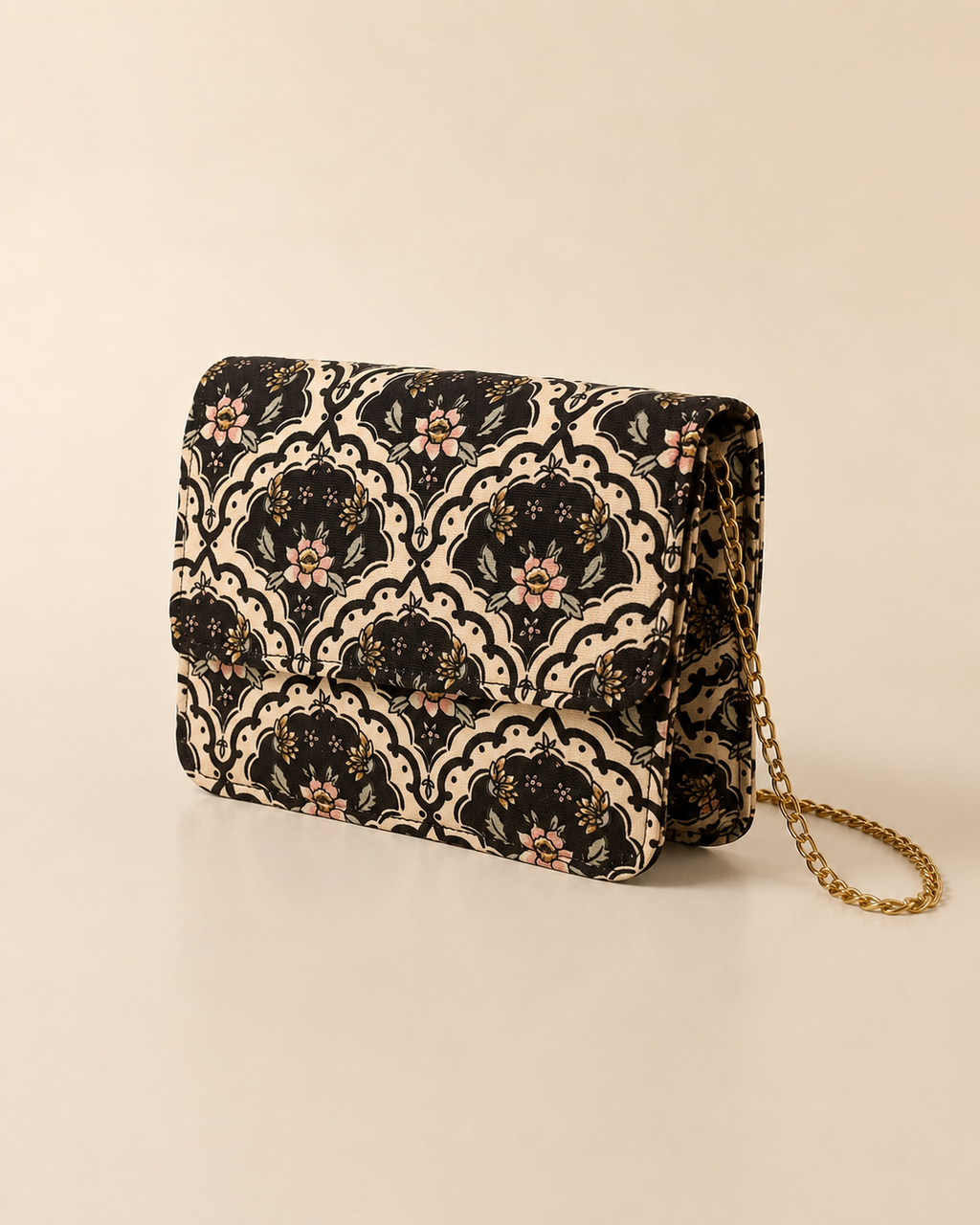 Elegant Structured Leather Handbag